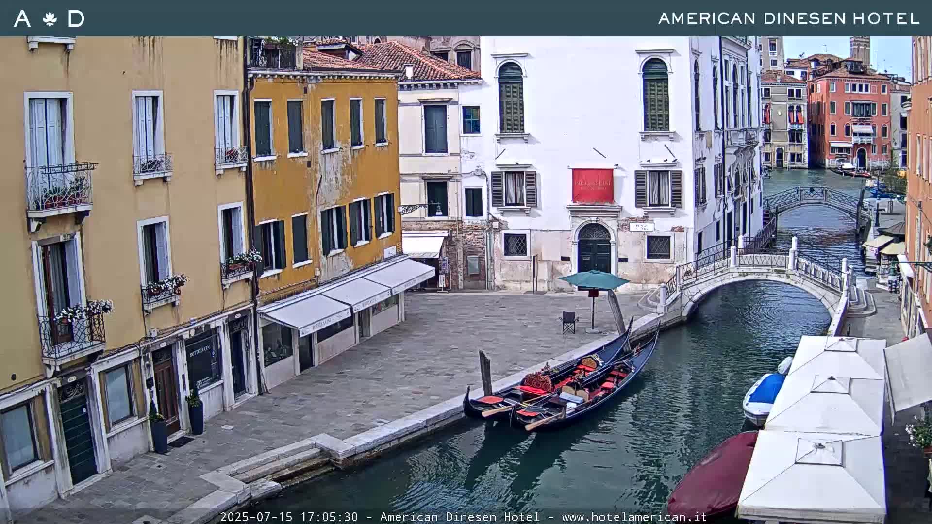 Venice Dorsoduro Canal Live Cam - Venice, Veneto, Italy