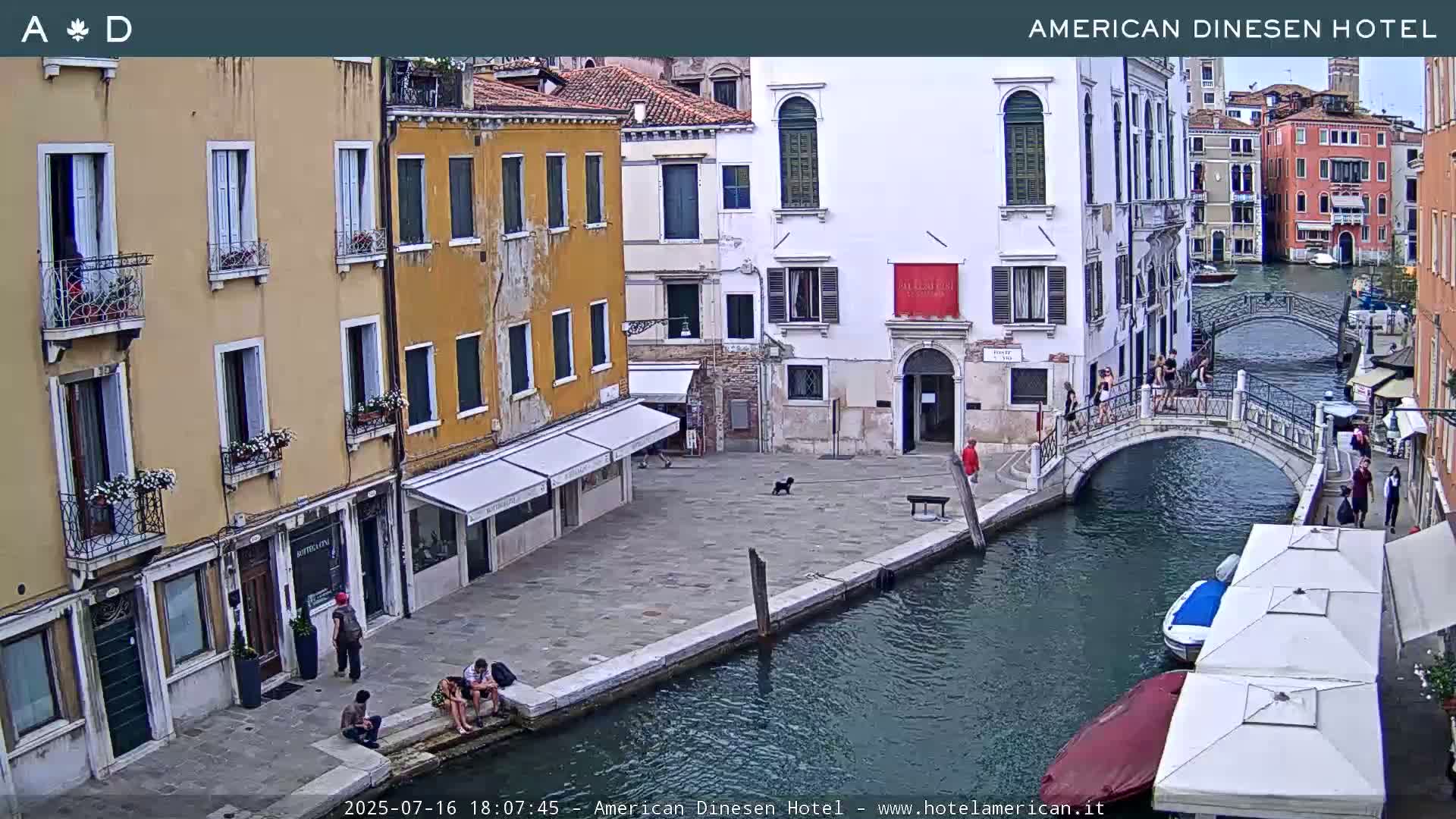 Venice Dorsoduro Canal Live Cam - Venice, Veneto, Italy