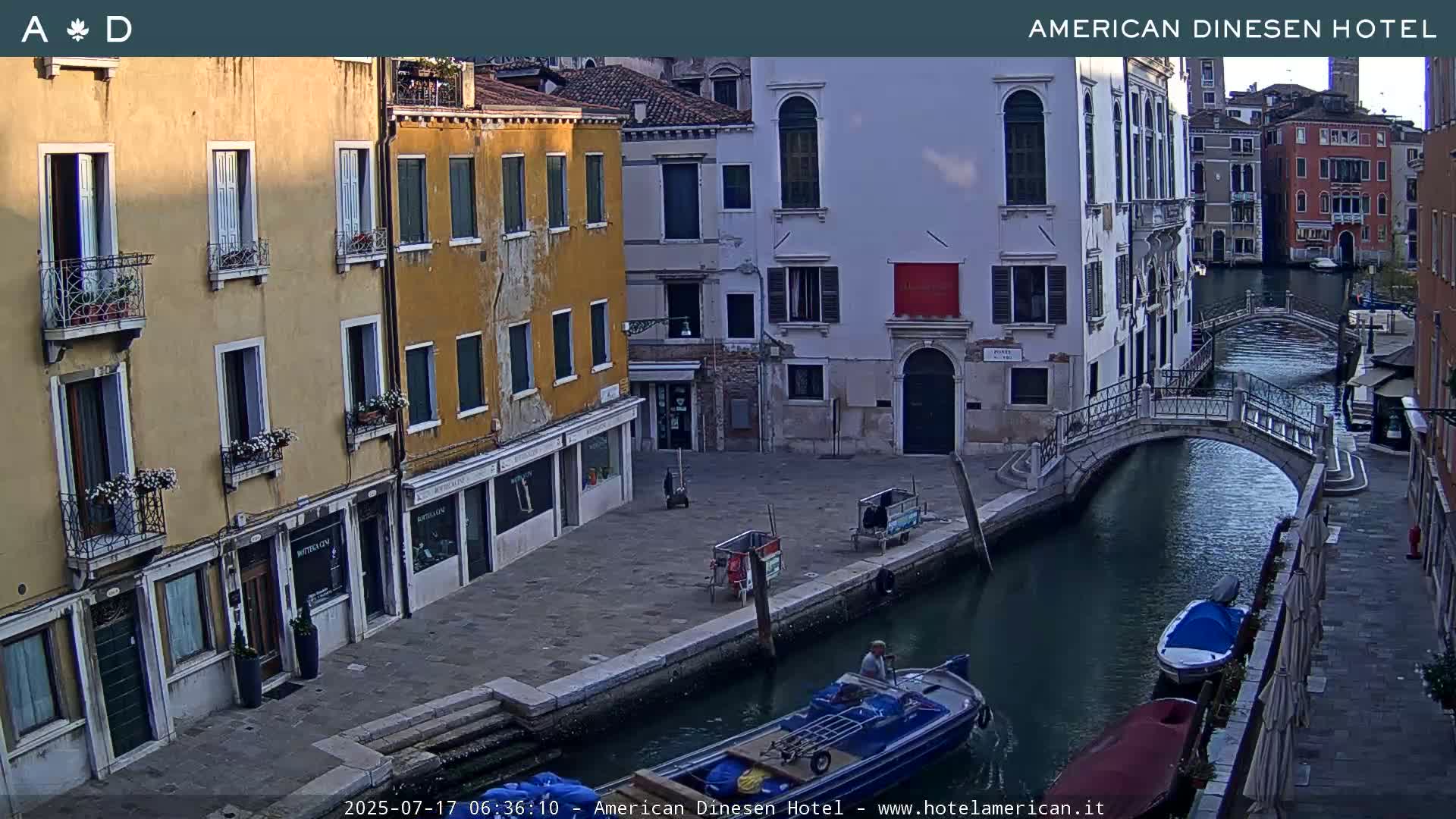 Venice Dorsoduro Canal Live Cam - Venice, Veneto, Italy