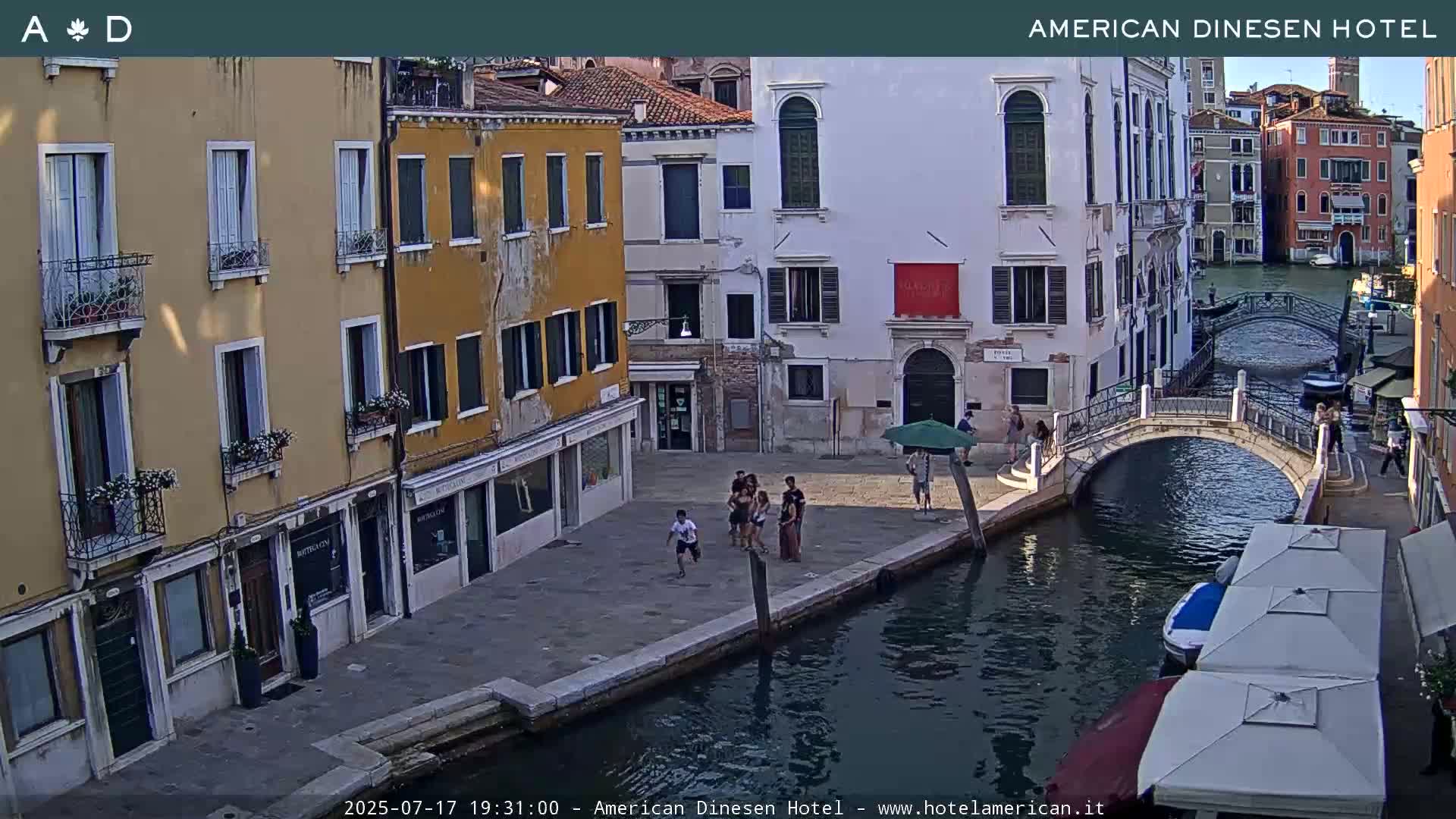 Venice Dorsoduro Canal Live Cam - Venice, Veneto, Italy