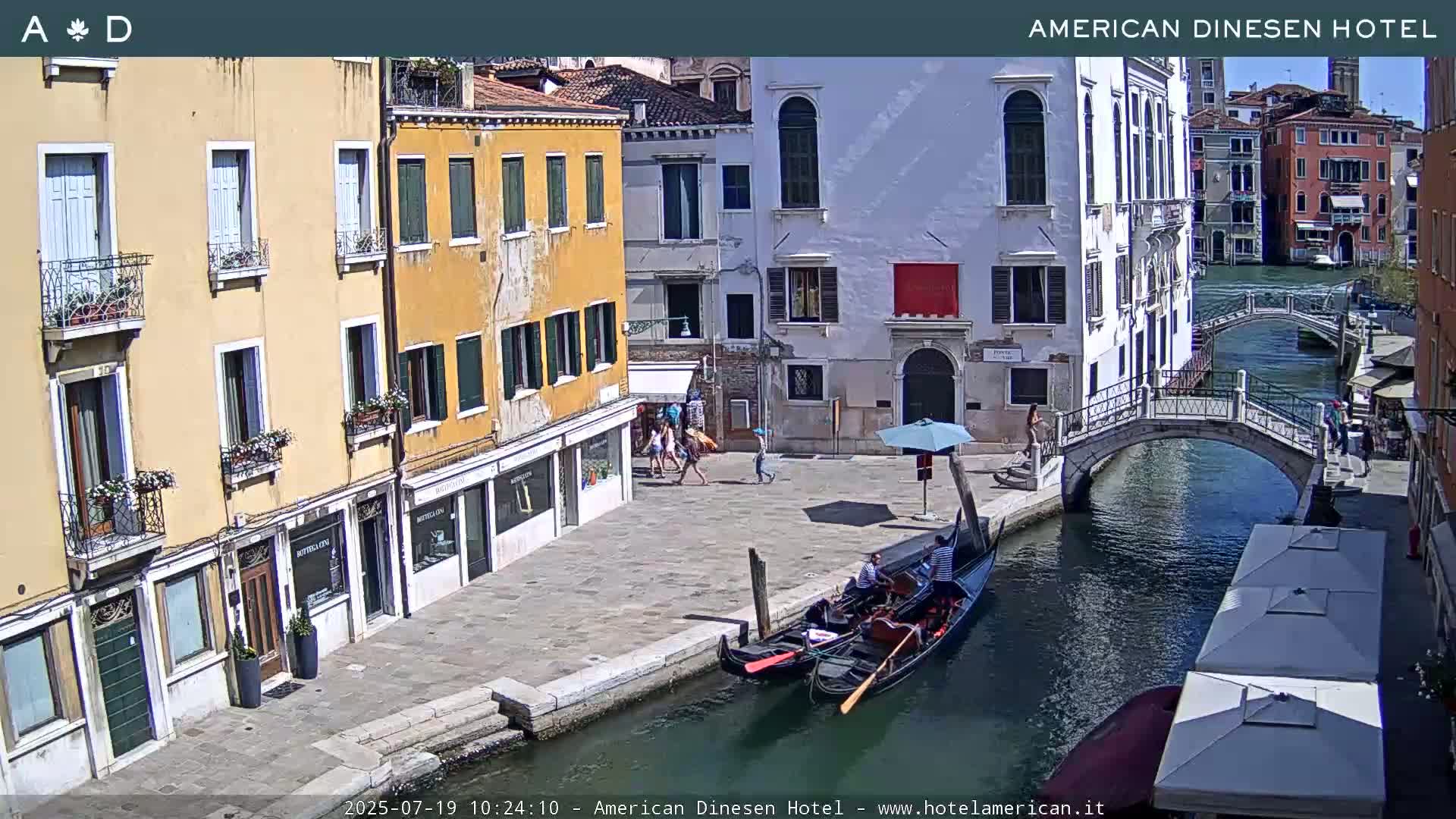 Venice Dorsoduro Canal Live Cam - Venice, Veneto, Italy