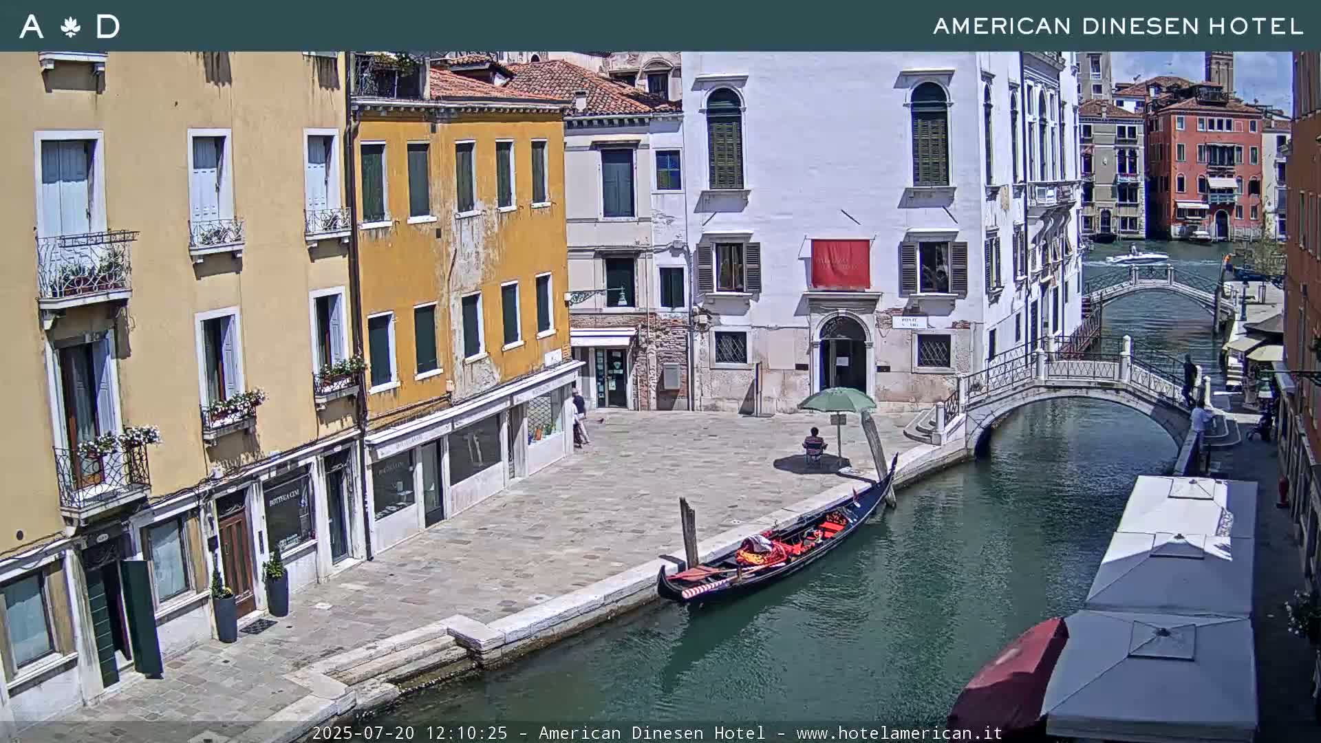 Venice Dorsoduro Canal Live Cam - Venice, Veneto, Italy