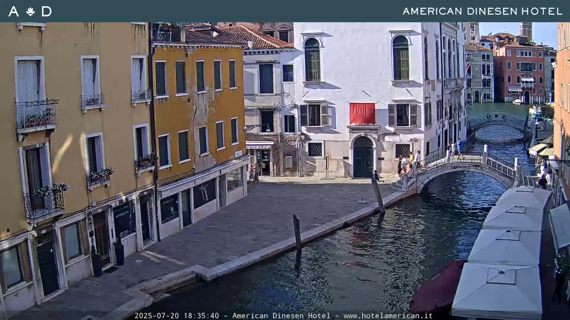 Venice Dorsoduro Canal Live Cam - Venice, Veneto, Italy