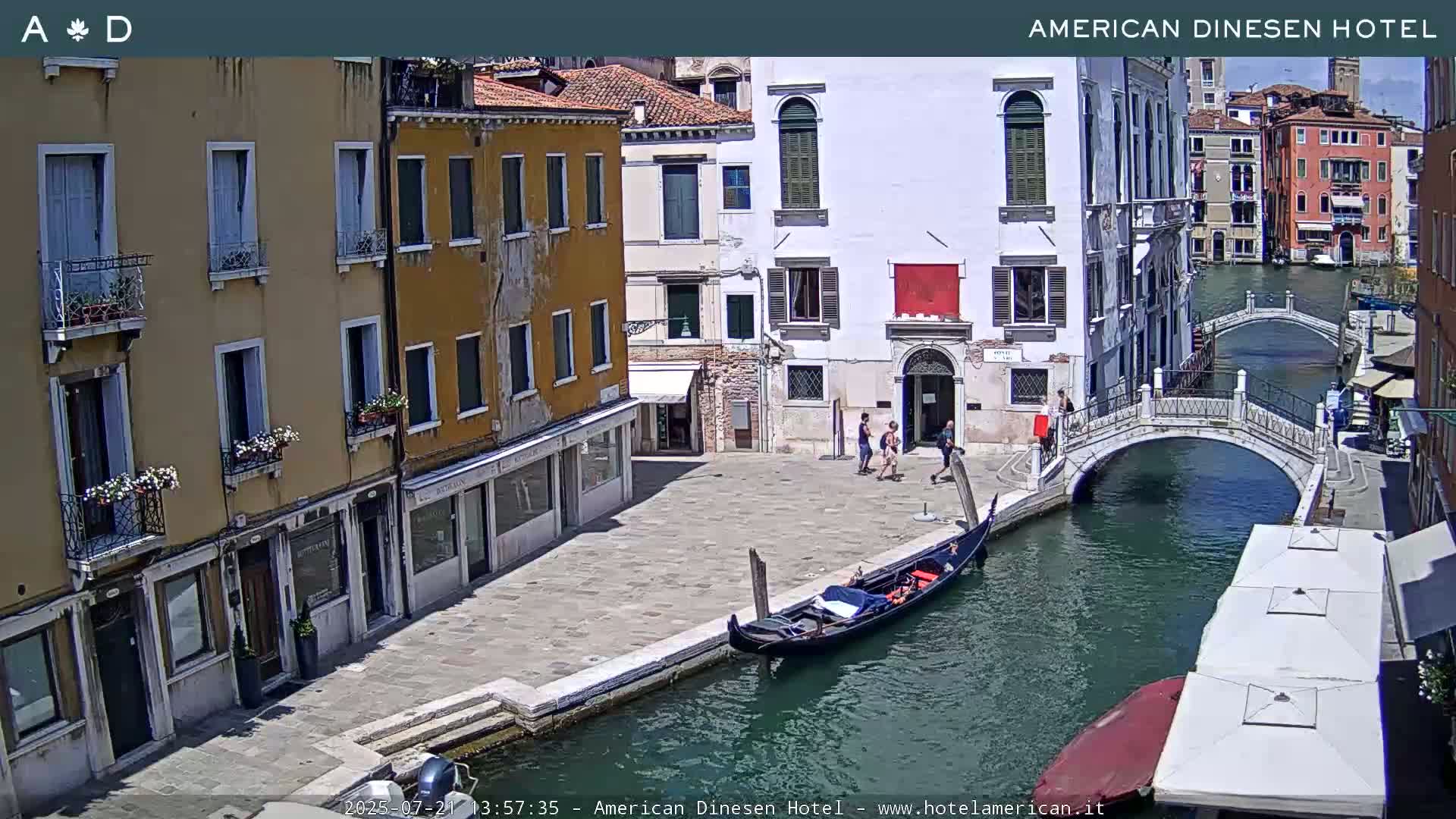 Venice Dorsoduro Canal Live Cam - Venice, Veneto, Italy