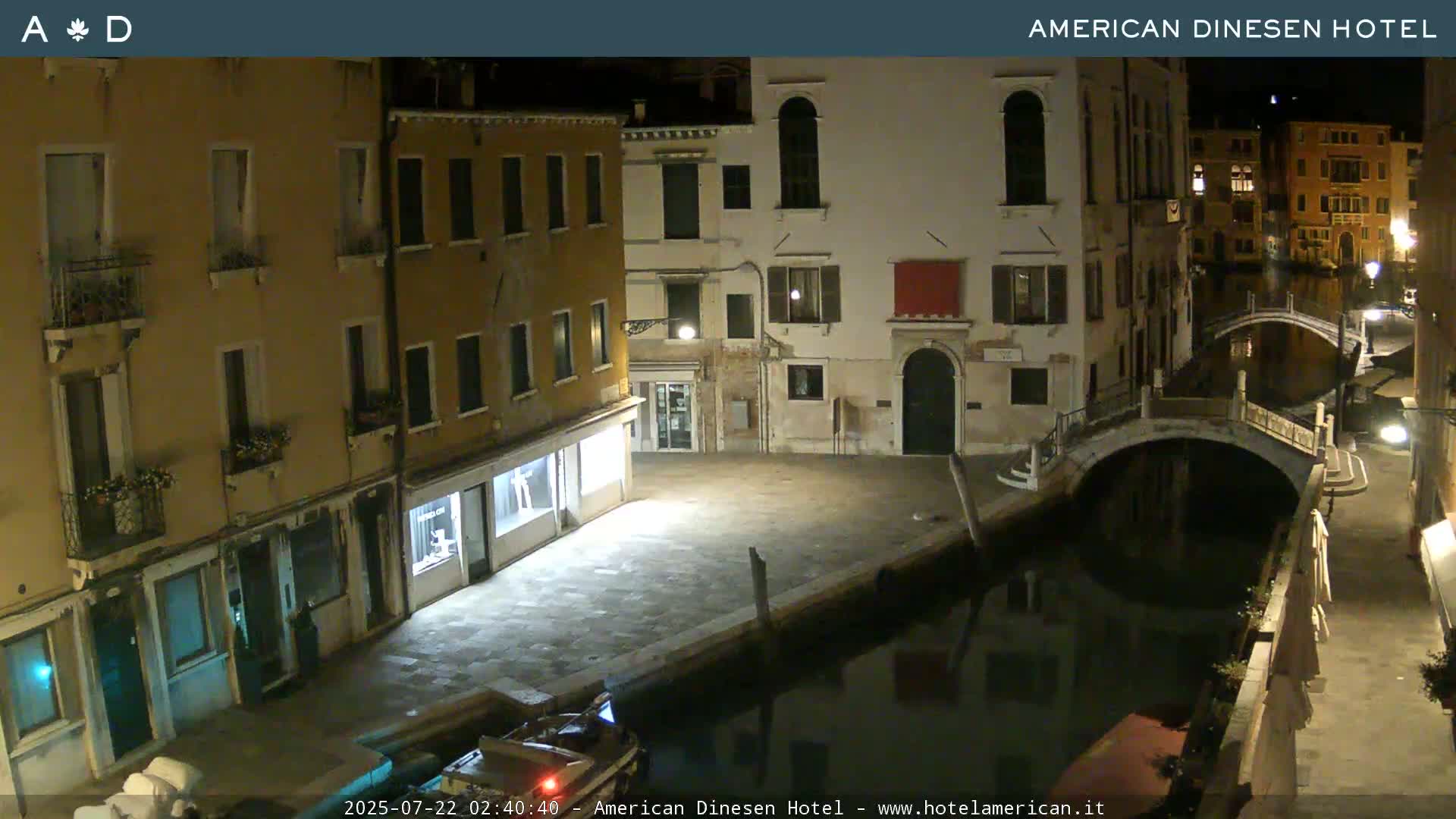 Venice Dorsoduro Canal Live Cam - Venice, Veneto, Italy