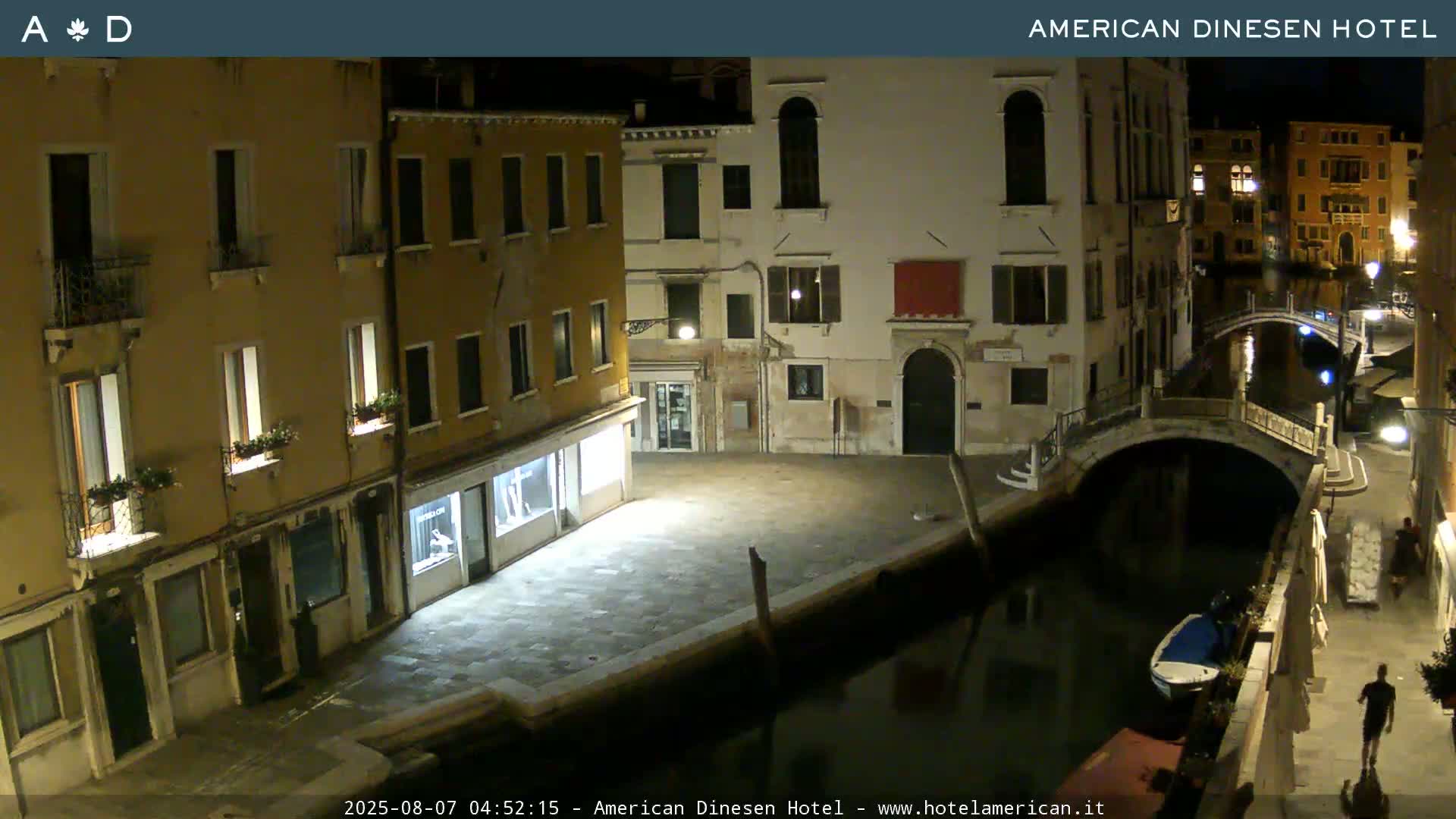 Venice Dorsoduro Canal Live Cam - Venice, Veneto, Italy