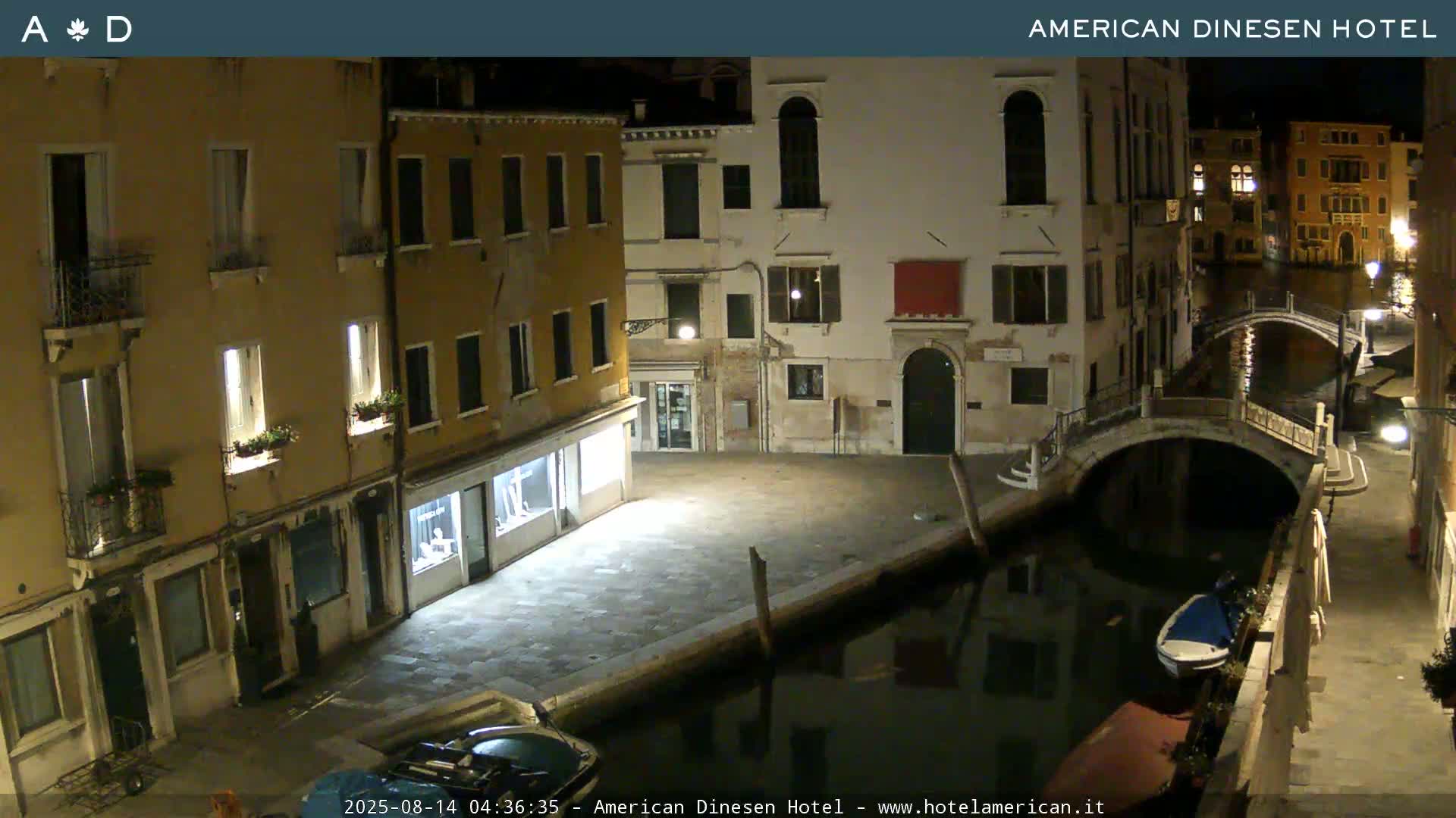 Venice Dorsoduro Canal Live Cam - Venice, Veneto, Italy