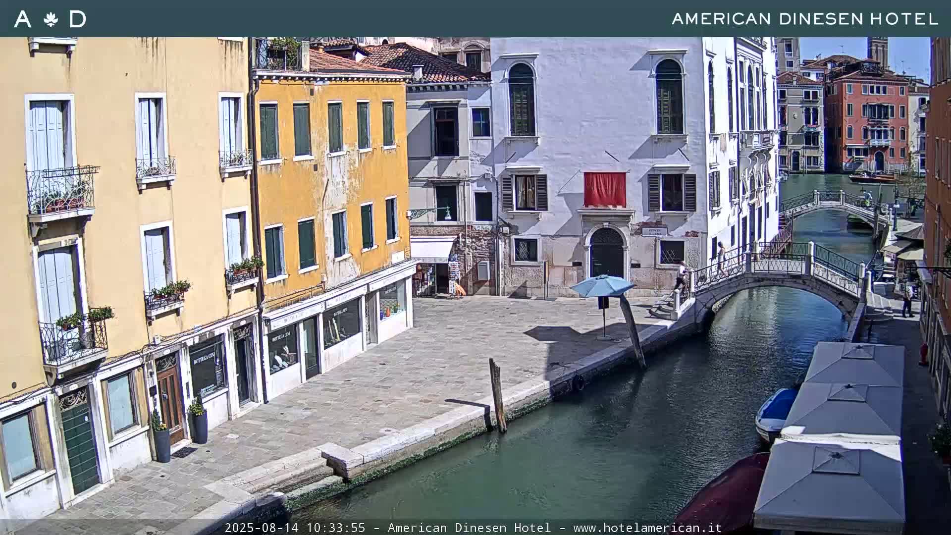 Venice Dorsoduro Canal Live Cam - Venice, Veneto, Italy