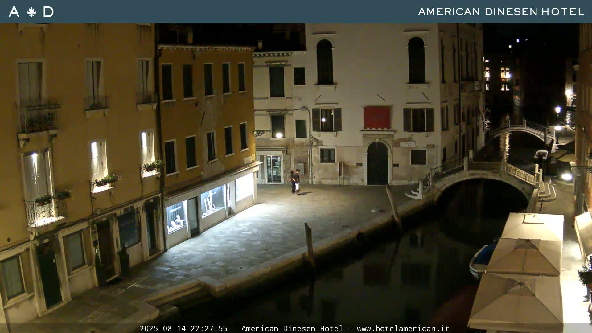 Venice Dorsoduro Canal Live Cam - Venice, Veneto, Italy