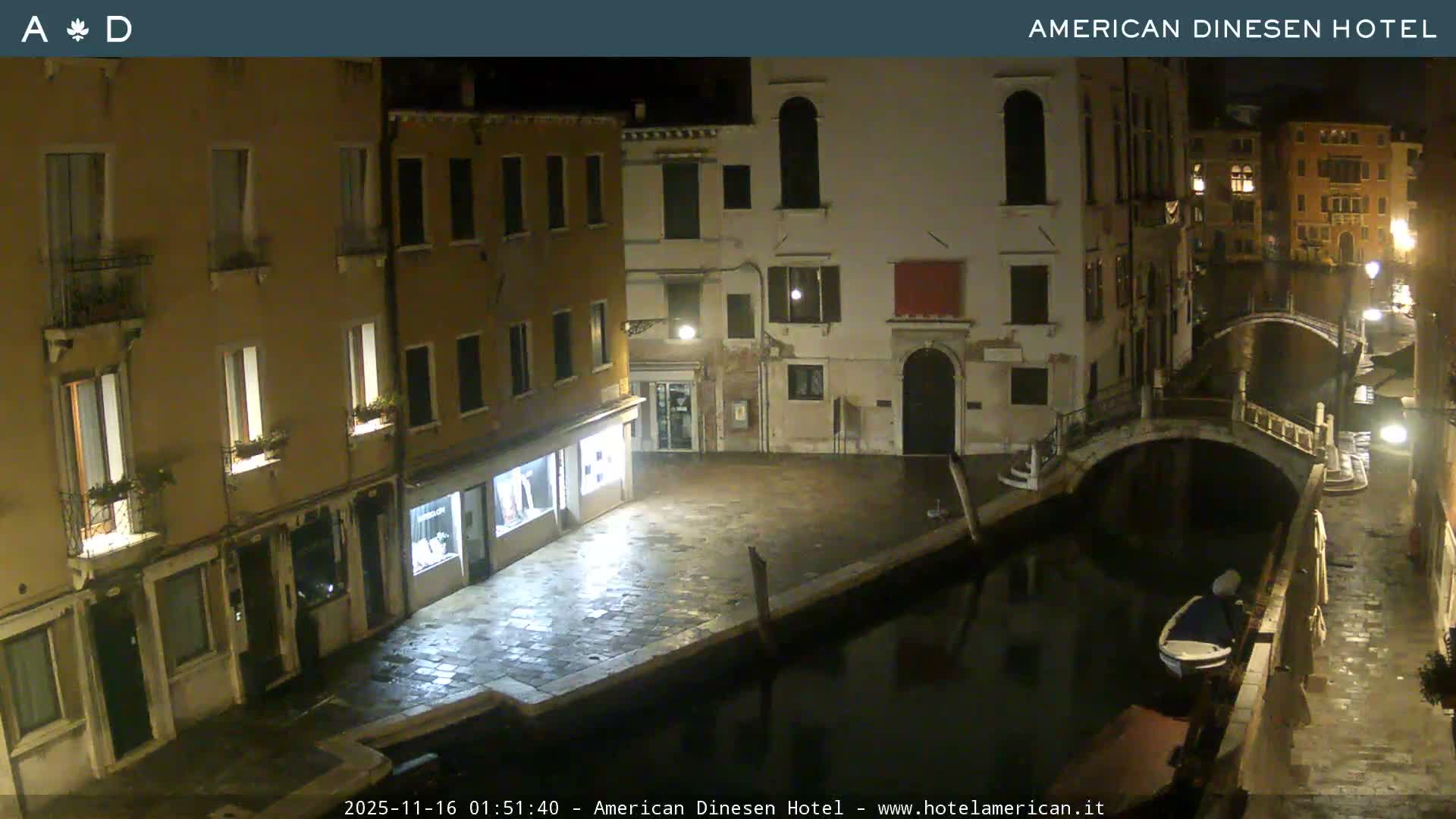 Venice Dorsoduro Canal Live Cam - Venice, Veneto, Italy
