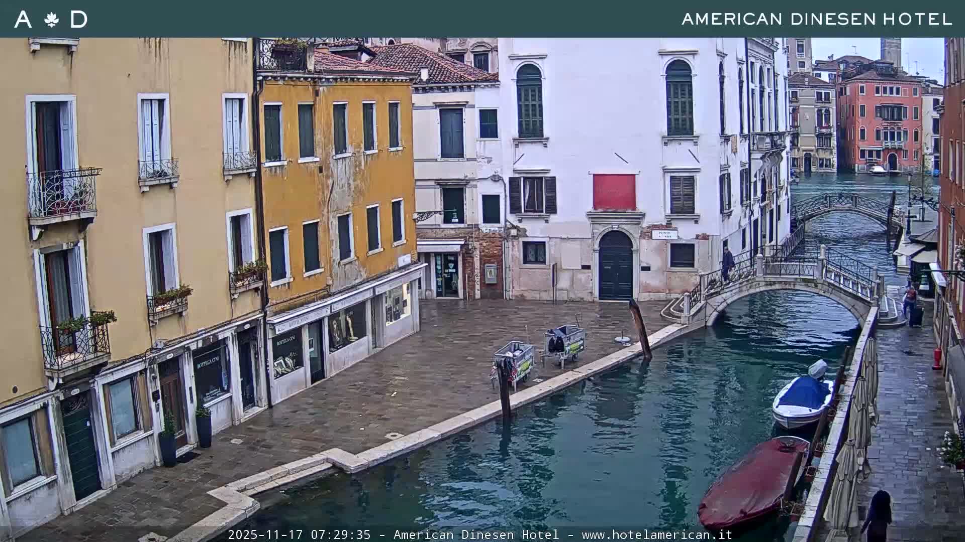 Venice Dorsoduro Canal Live Cam - Venice, Veneto, Italy