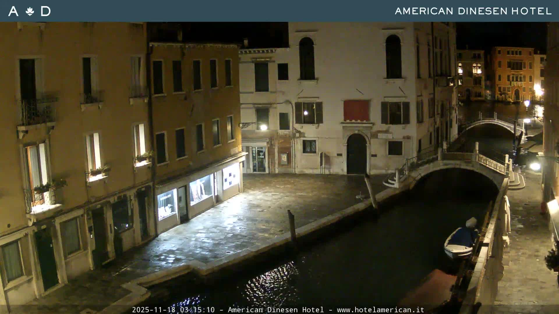 Venice Dorsoduro Canal Live Cam - Venice, Veneto, Italy