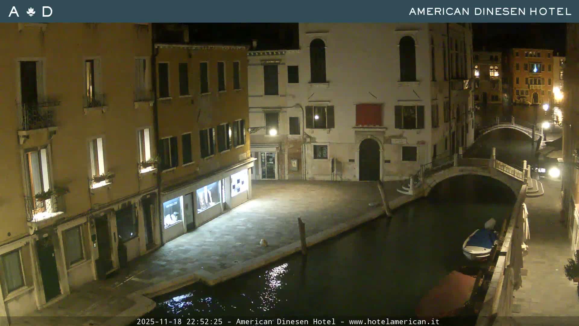 Venice Dorsoduro Canal Live Cam - Venice, Veneto, Italy