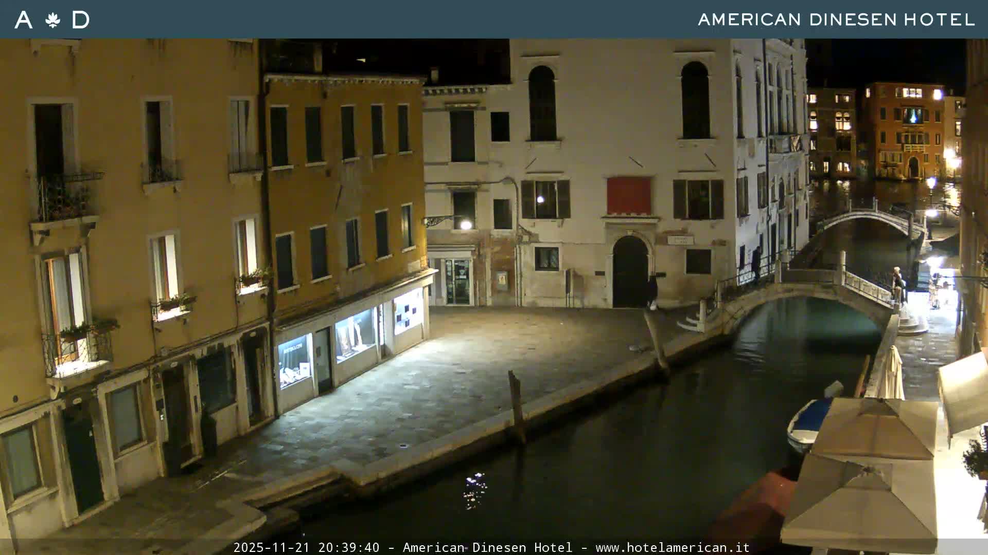 Venice Dorsoduro Canal Live Cam - Venice, Veneto, Italy