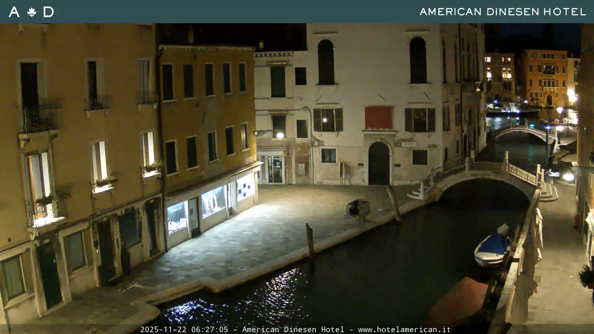 Venice Dorsoduro Canal Live Cam - Venice, Veneto, Italy