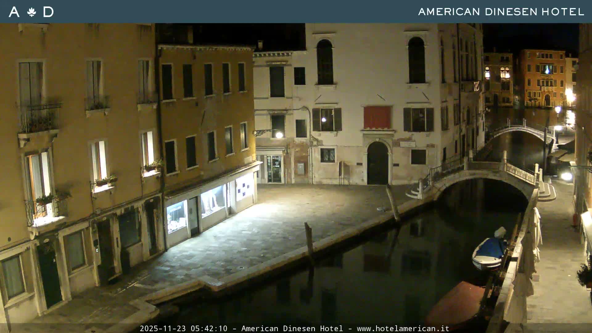 Venice Dorsoduro Canal Live Cam - Venice, Veneto, Italy