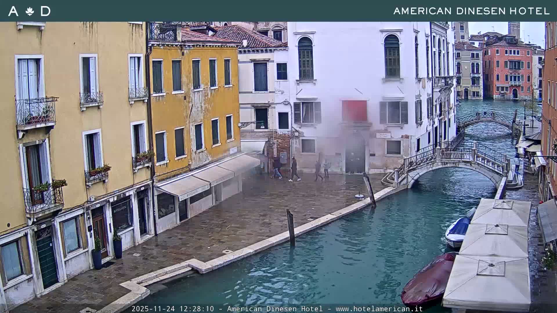 Venice Dorsoduro Canal Live Cam - Venice, Veneto, Italy