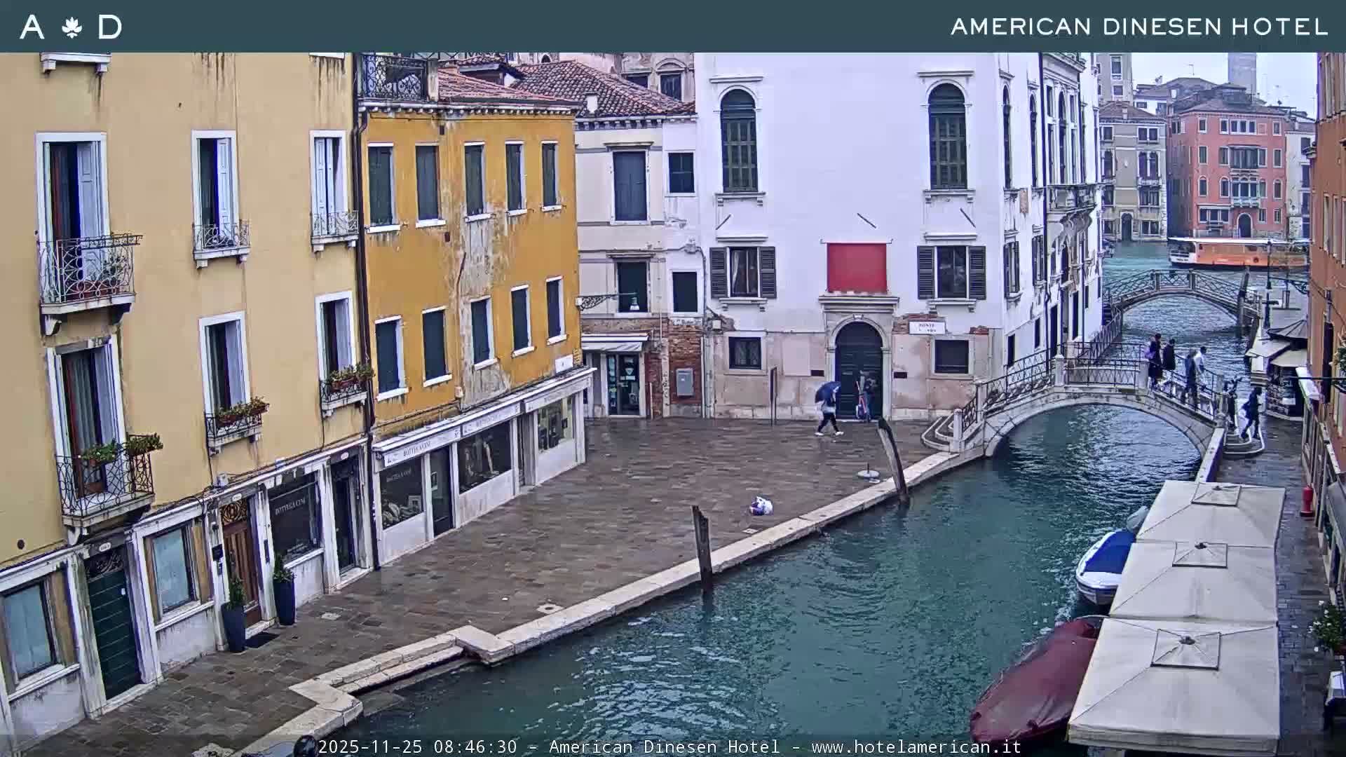 Venice Dorsoduro Canal Live Cam - Venice, Veneto, Italy