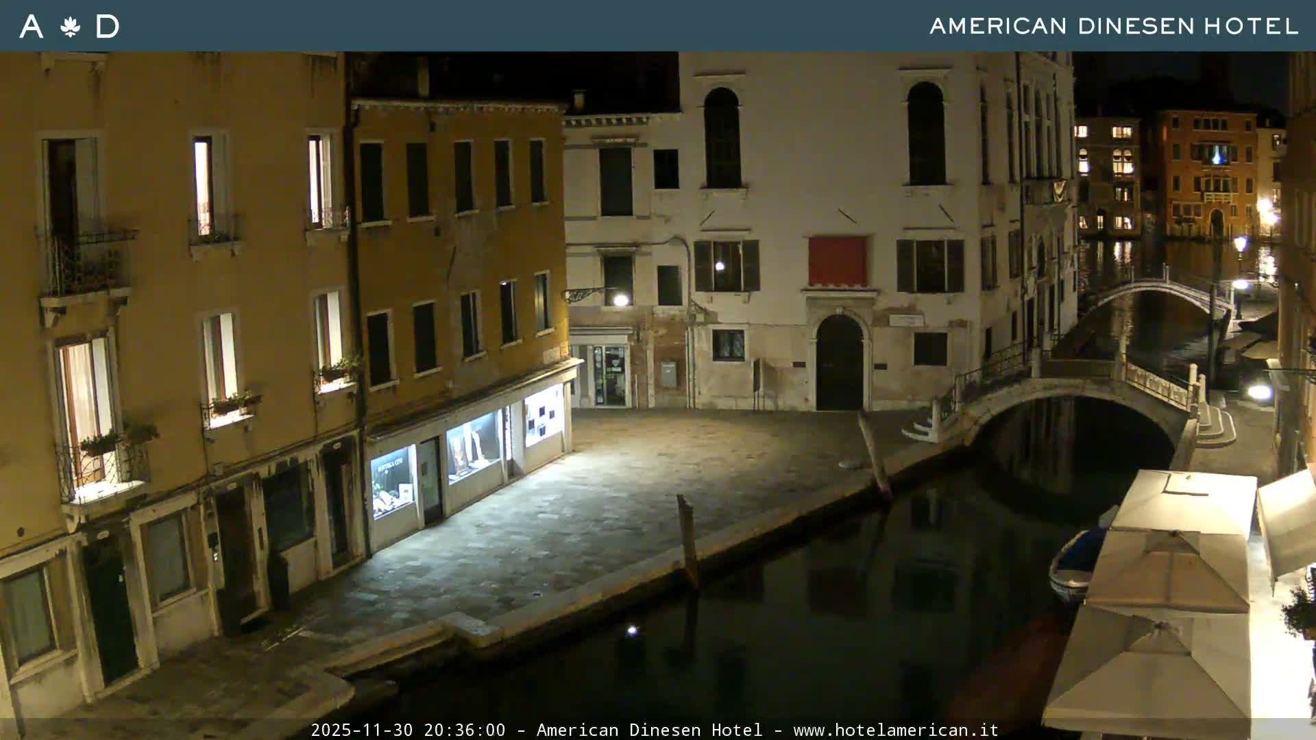 Venice Dorsoduro Canal Live Cam - Venice, Veneto, Italy