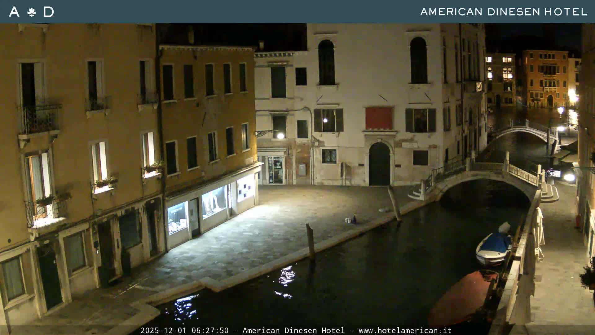 Venice Dorsoduro Canal Live Cam - Venice, Veneto, Italy