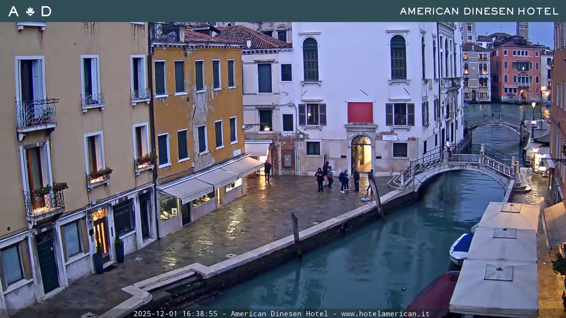 Venice Dorsoduro Canal Live Cam - Venice, Veneto, Italy