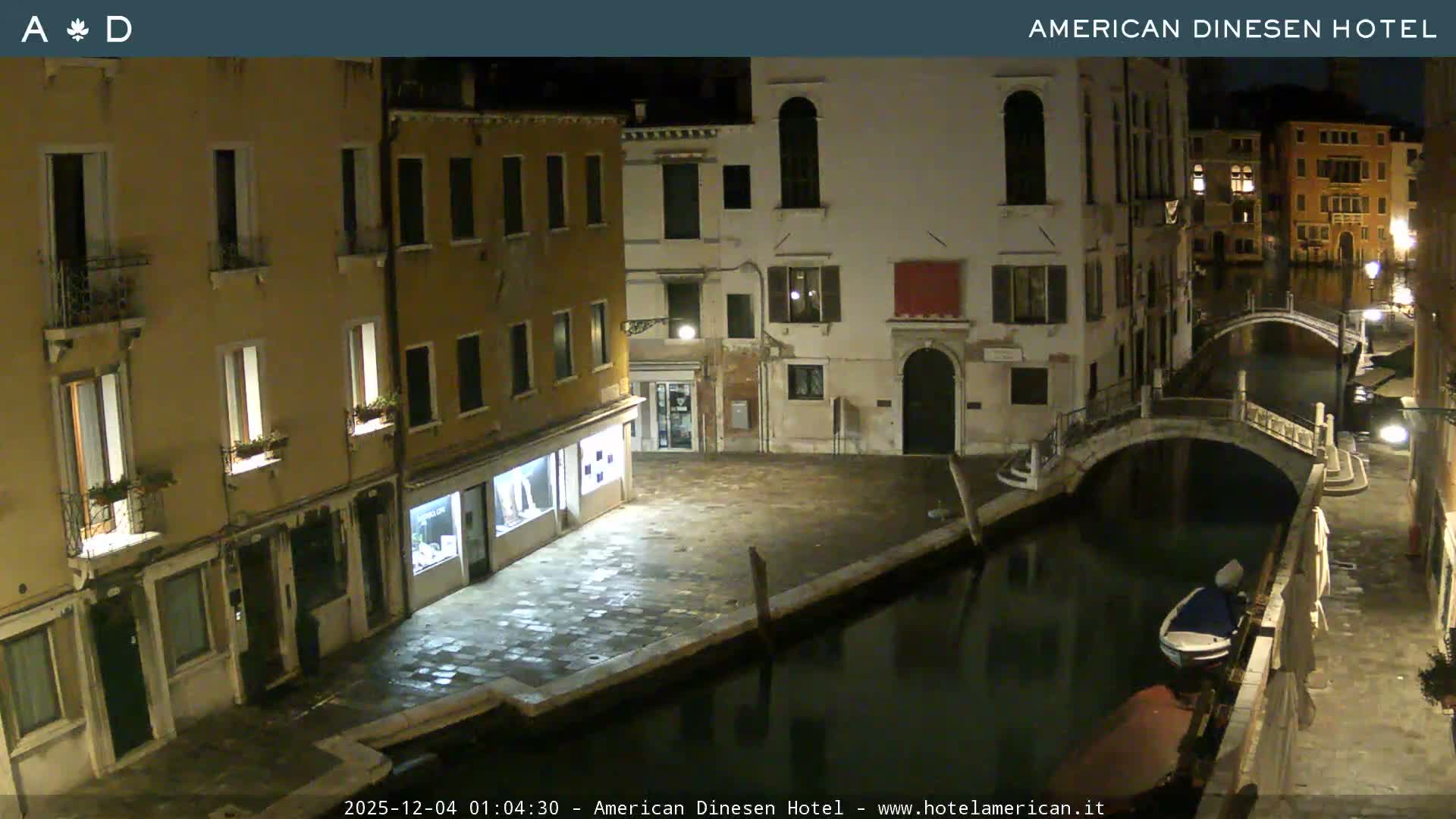 Venice Dorsoduro Canal Live Cam - Venice, Veneto, Italy