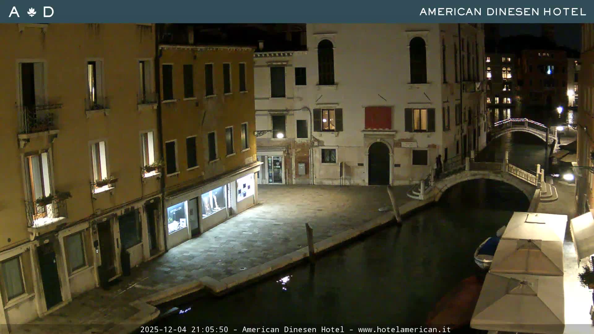 Venice Dorsoduro Canal Live Cam - Venice, Veneto, Italy