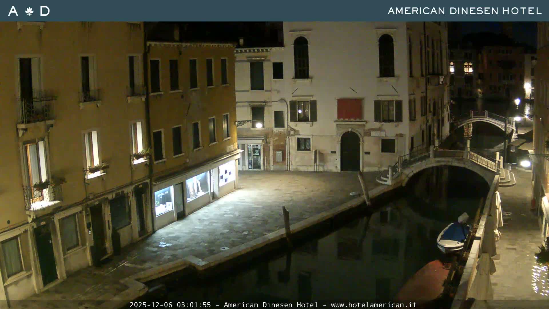 Venice Dorsoduro Canal Live Cam - Venice, Veneto, Italy