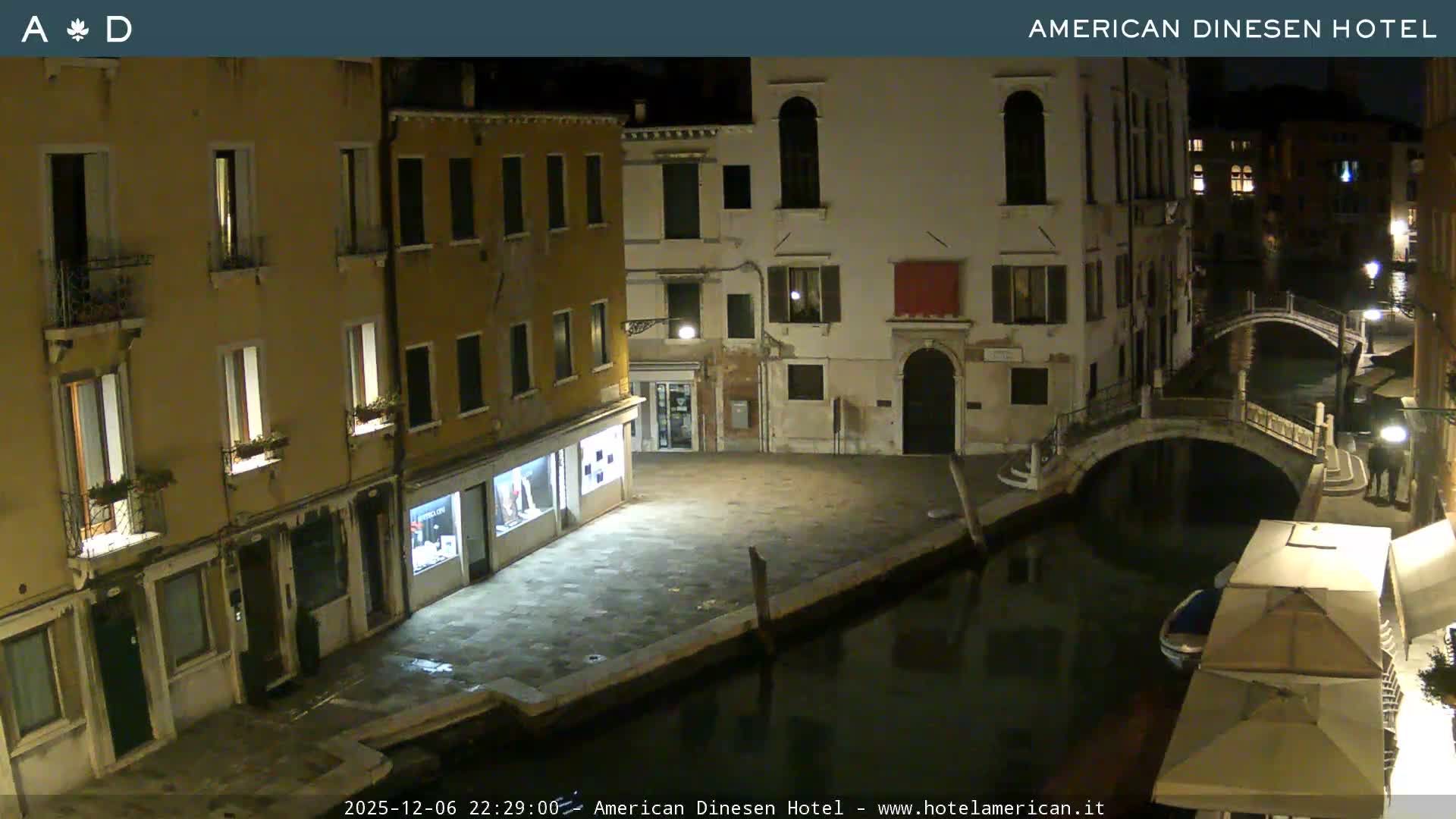 Venice Dorsoduro Canal Live Cam - Venice, Veneto, Italy