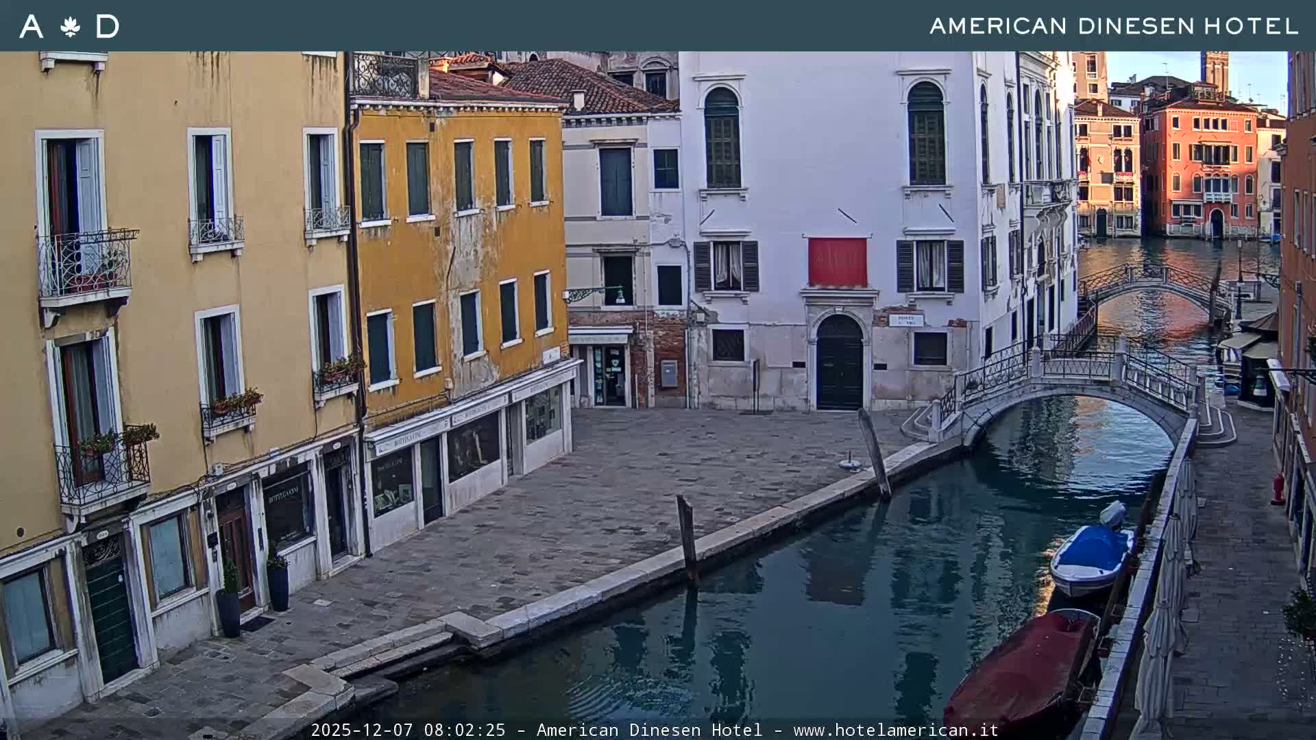 Venice Dorsoduro Canal Live Cam - Venice, Veneto, Italy