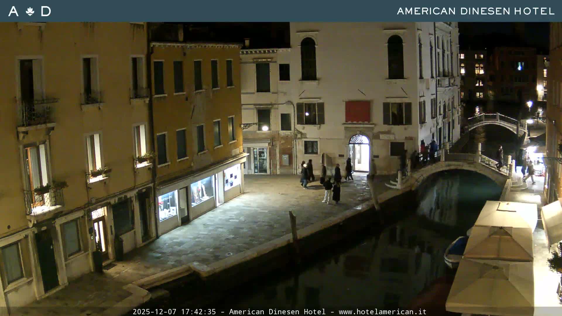 Venice Dorsoduro Canal Live Cam - Venice, Veneto, Italy