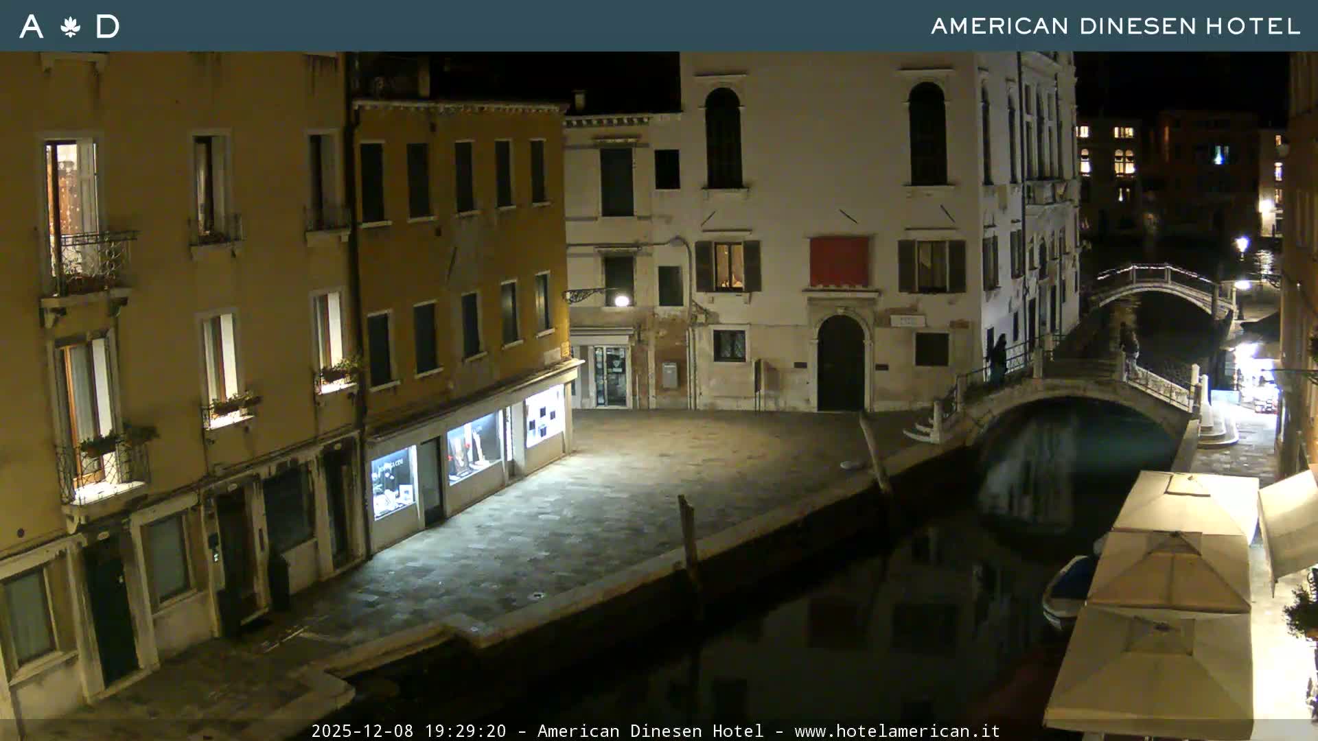Venice Dorsoduro Canal Live Cam - Venice, Veneto, Italy