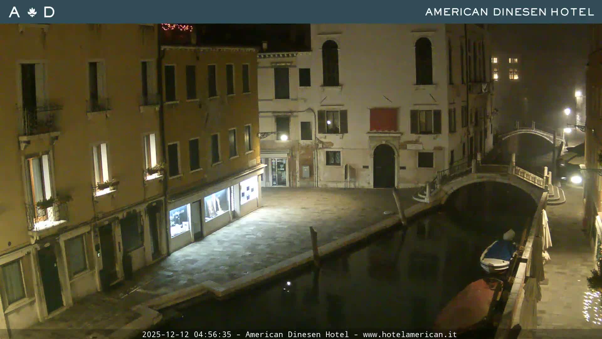 Venice Dorsoduro Canal Live Cam - Venice, Veneto, Italy