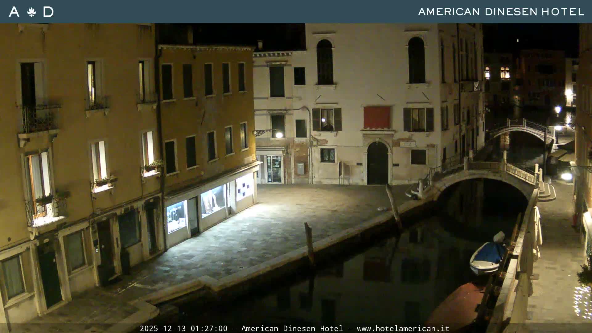 Venice Dorsoduro Canal Live Cam - Venice, Veneto, Italy