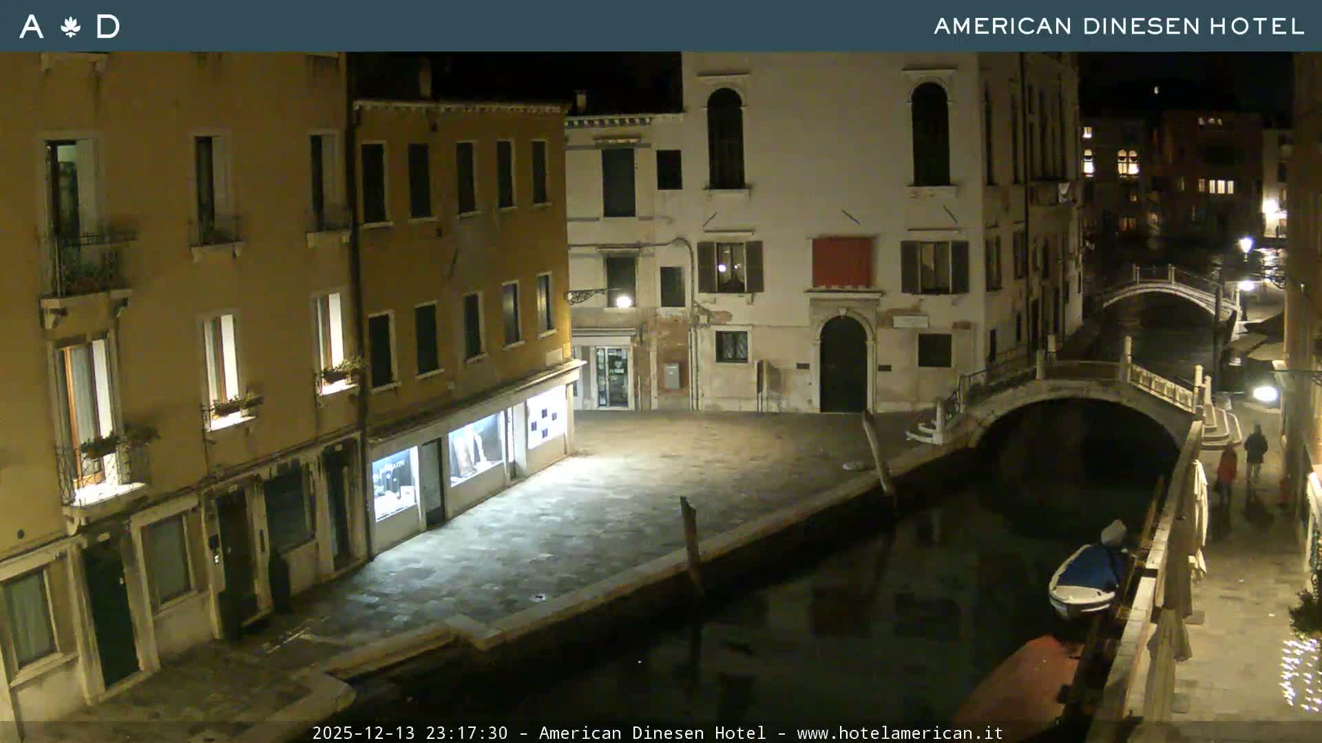 Venice Dorsoduro Canal Live Cam - Venice, Veneto, Italy