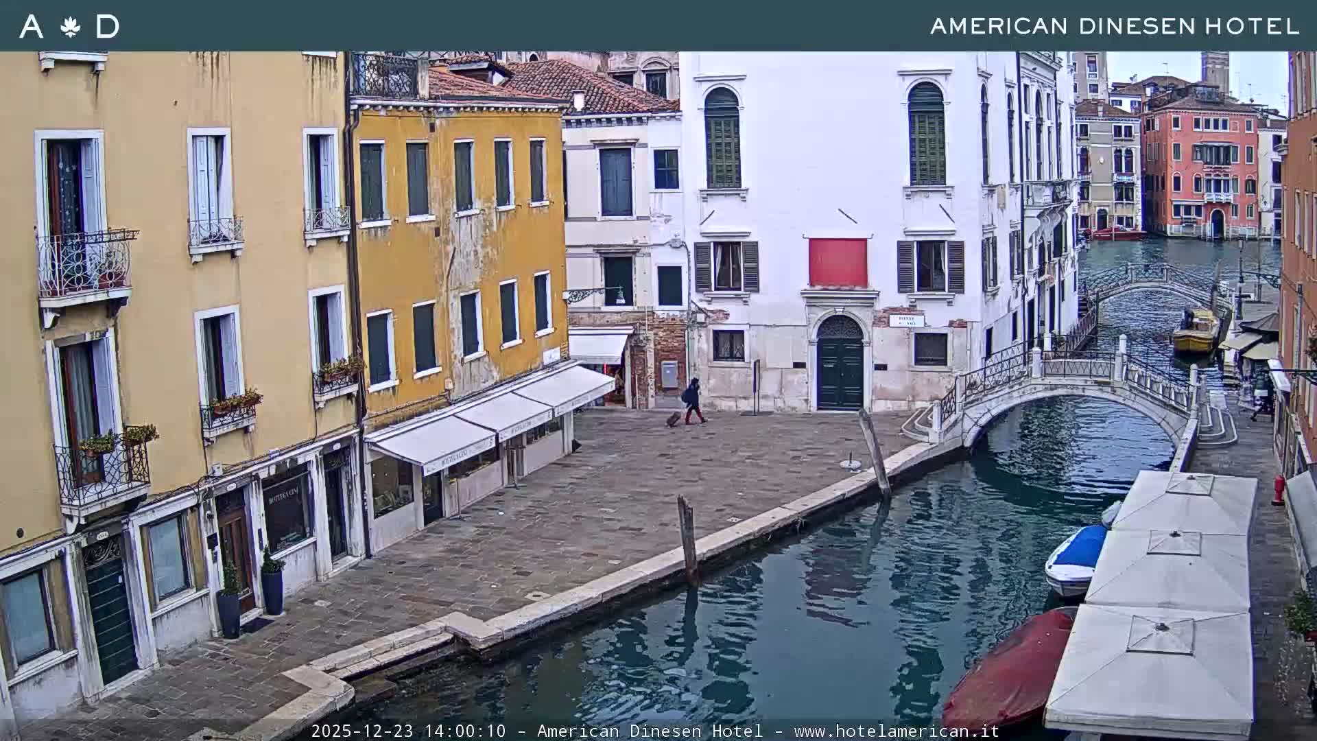 Venice Dorsoduro Canal Live Cam - Venice, Veneto, Italy
