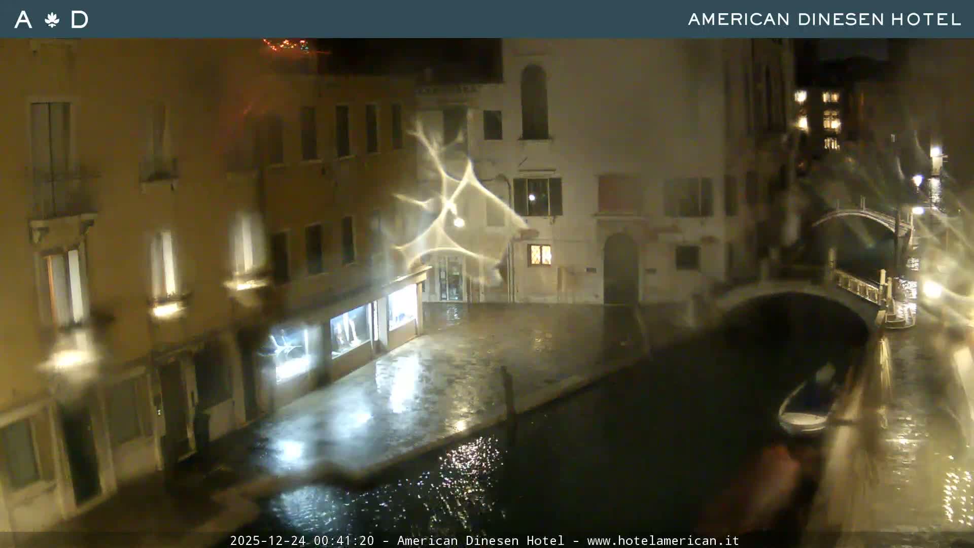 Venice Dorsoduro Canal Live Cam - Venice, Veneto, Italy