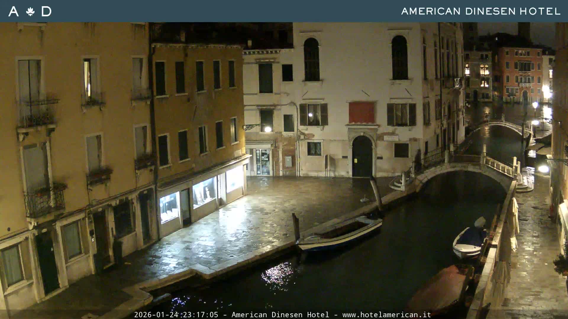 Venice Dorsoduro Canal Live Cam - Venice, Veneto, Italy
