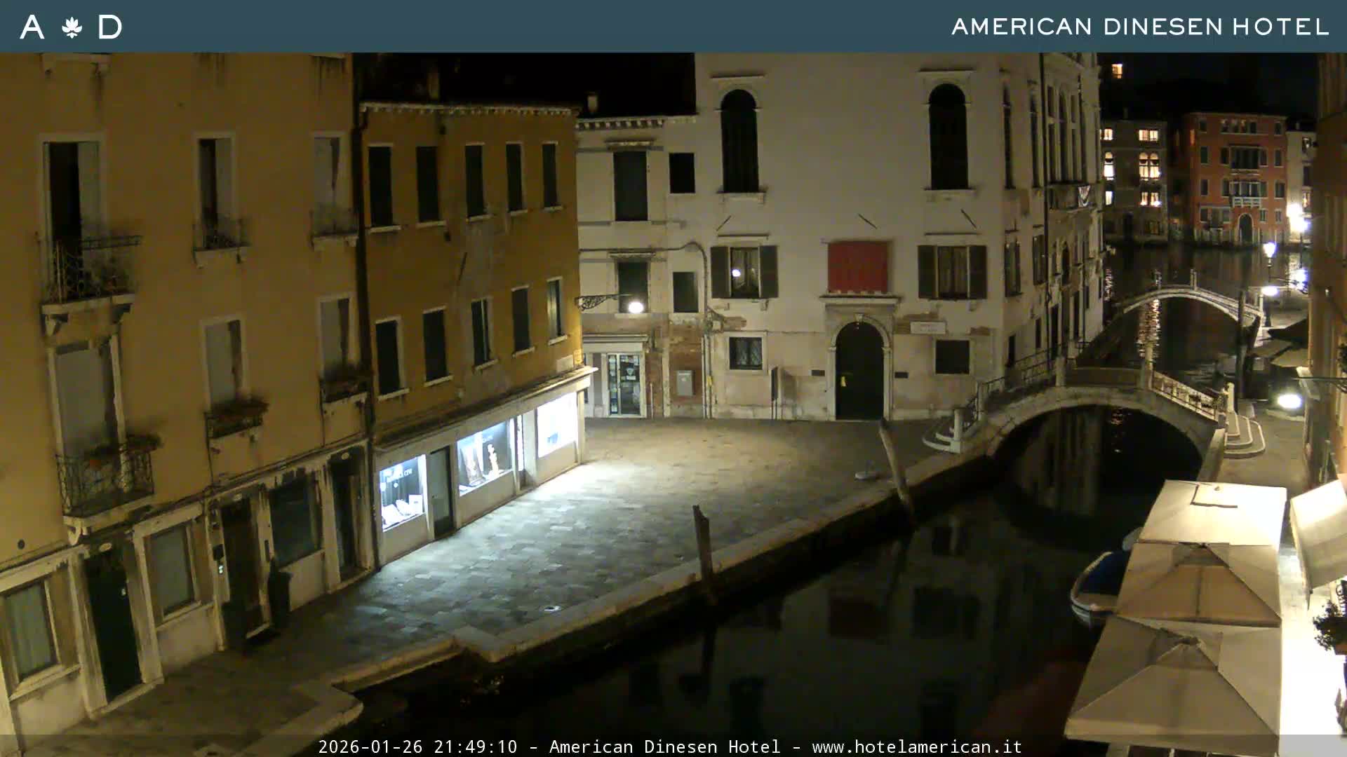 Venice Dorsoduro Canal Live Cam - Venice, Veneto, Italy