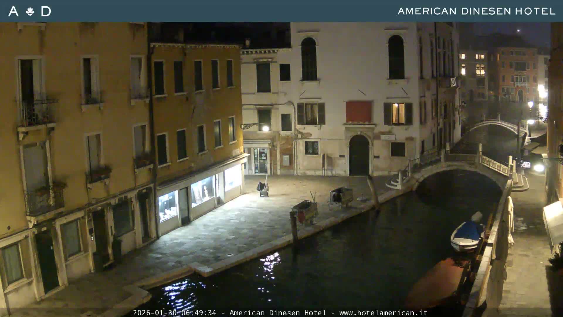 Venice Dorsoduro Canal Live Cam - Venice, Veneto, Italy
