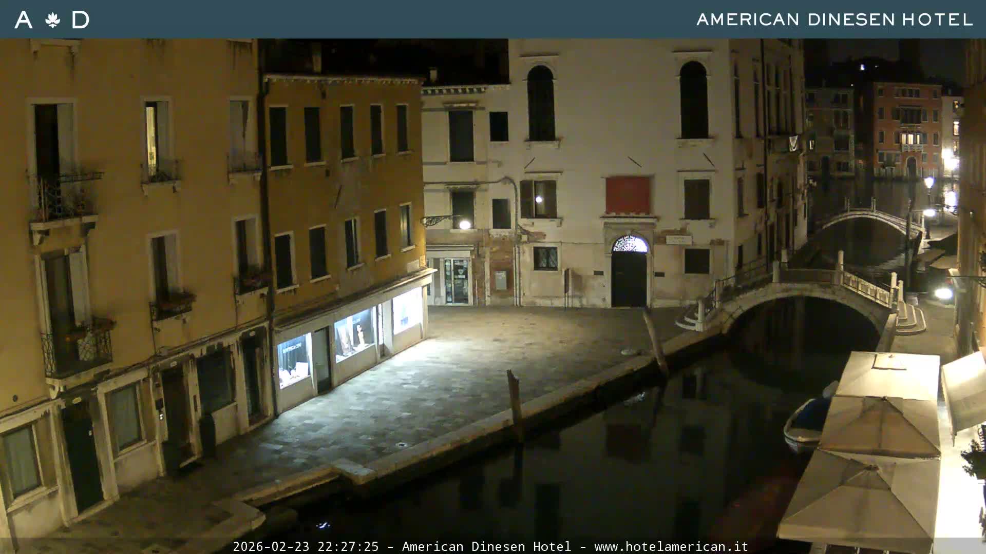 Venice Dorsoduro Canal Live Cam - Venice, Veneto, Italy
