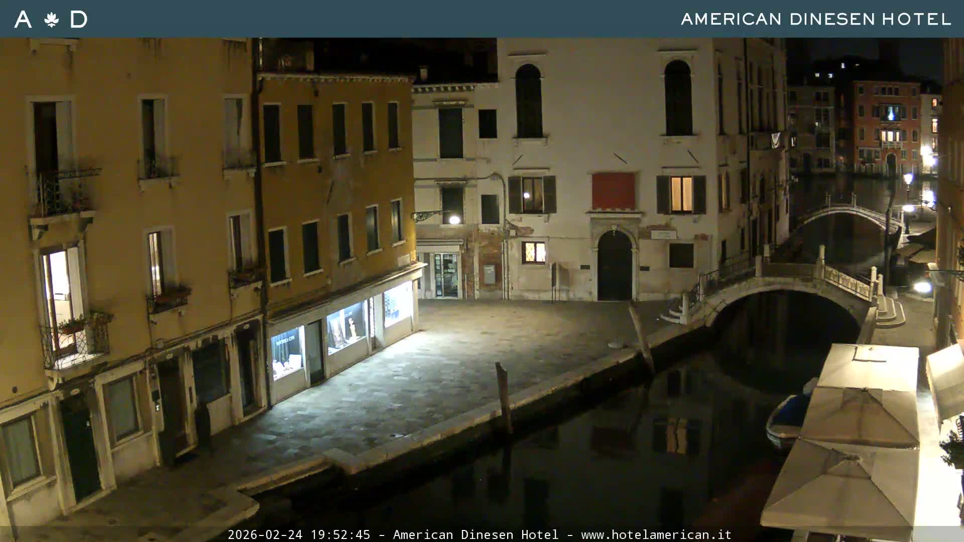 Venice Dorsoduro Canal Live Cam - Venice, Veneto, Italy