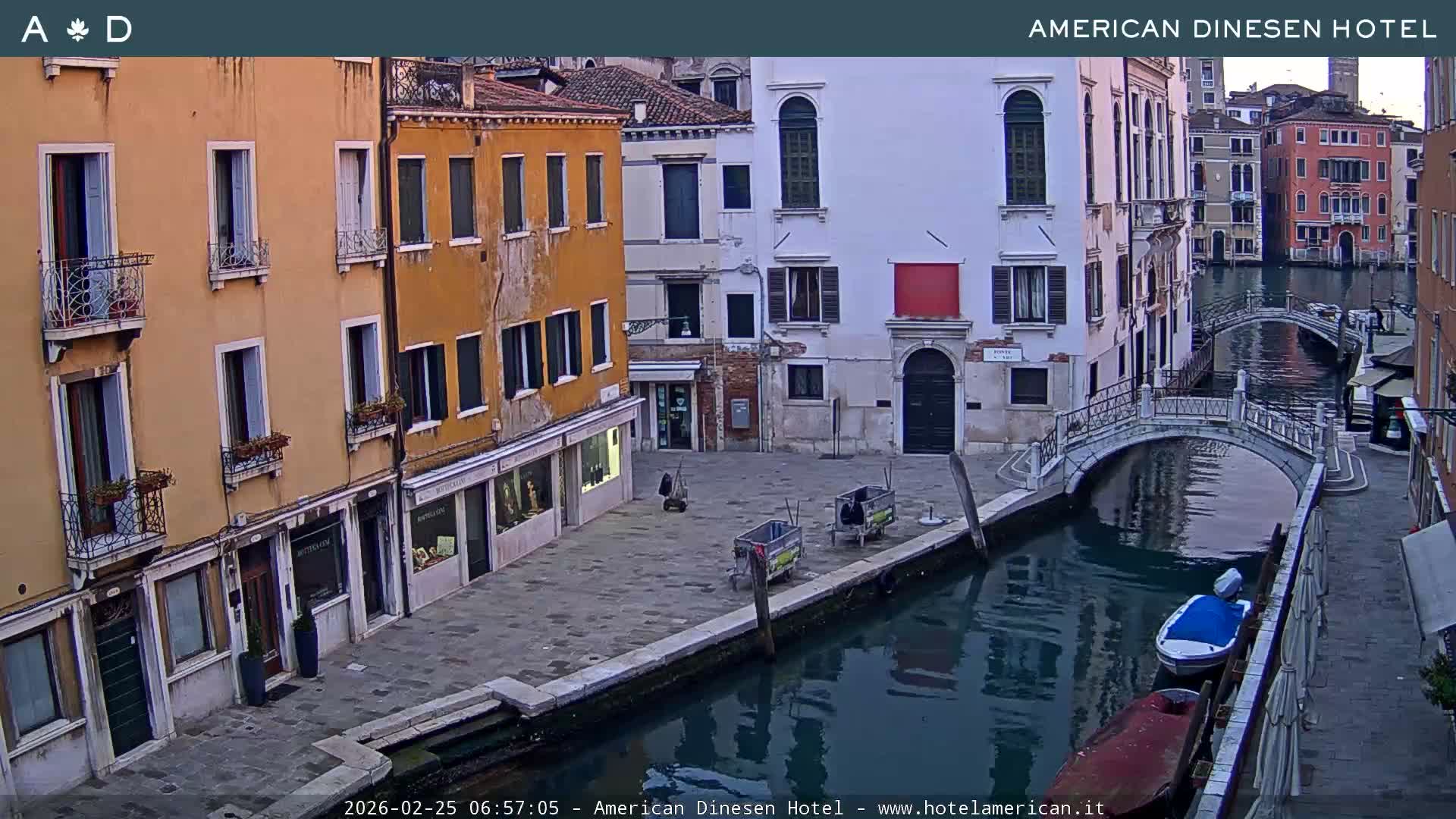 Venice Dorsoduro Canal Live Cam - Venice, Veneto, Italy