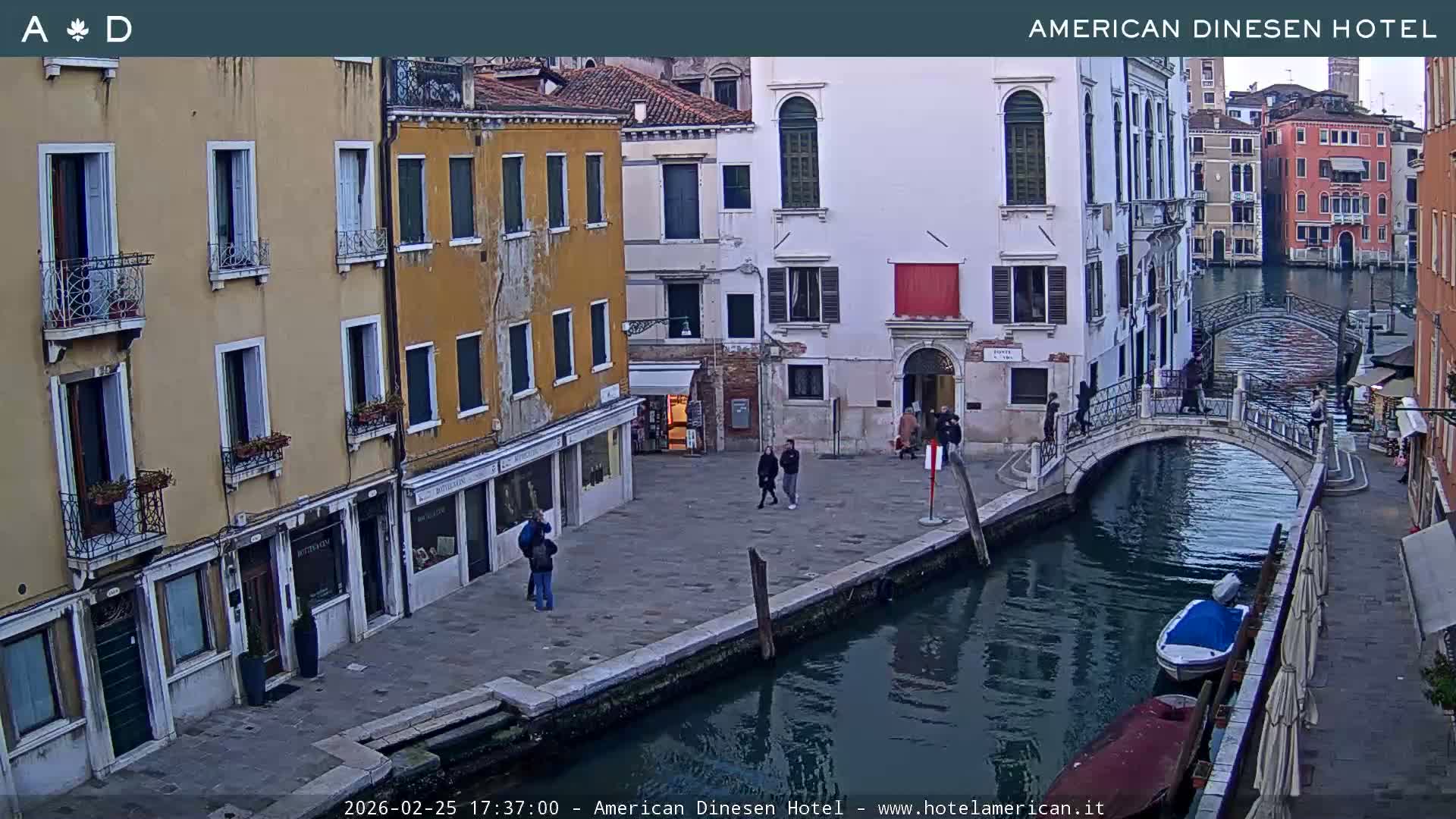 Venice Dorsoduro Canal Live Cam - Venice, Veneto, Italy