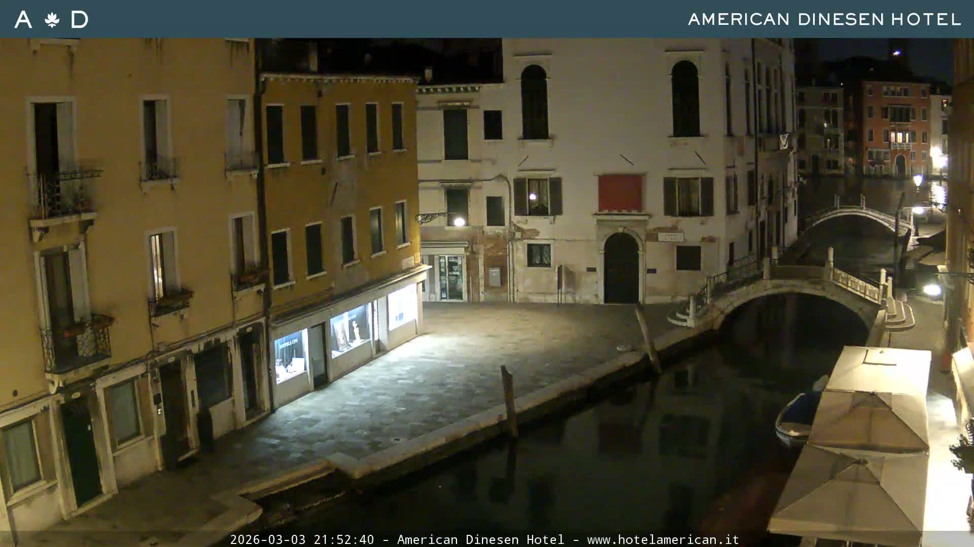 Venice Dorsoduro Canal Live Cam - Venice, Veneto, Italy