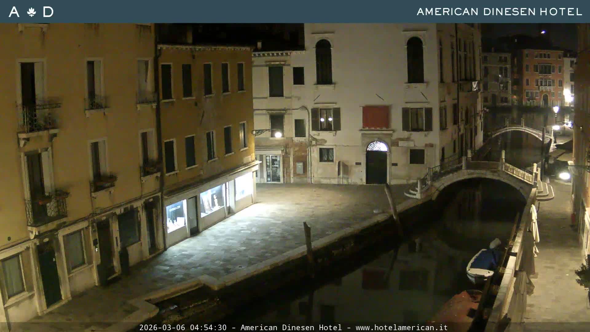 Venice Dorsoduro Canal Live Cam - Venice, Veneto, Italy