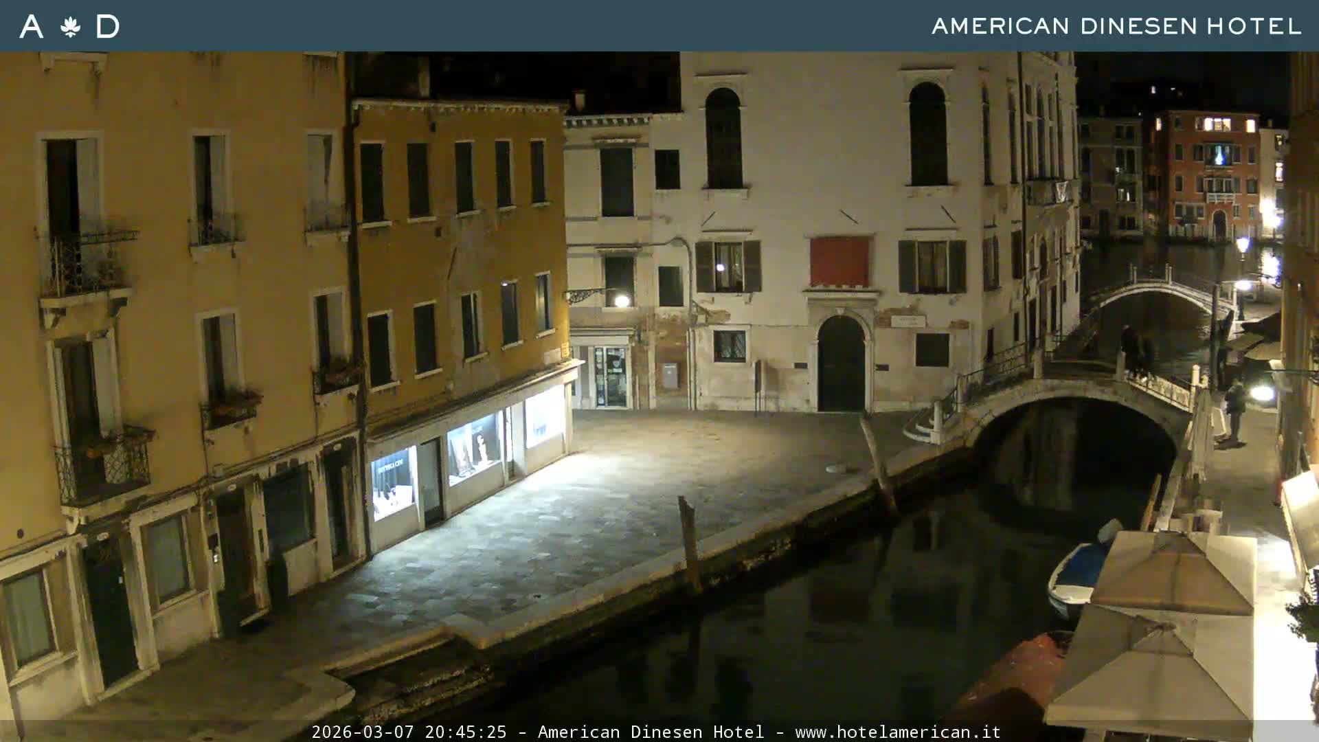 Venice Dorsoduro Canal Live Cam - Venice, Veneto, Italy