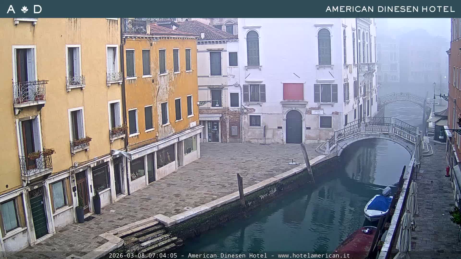 Venice Dorsoduro Canal Live Cam - Venice, Veneto, Italy