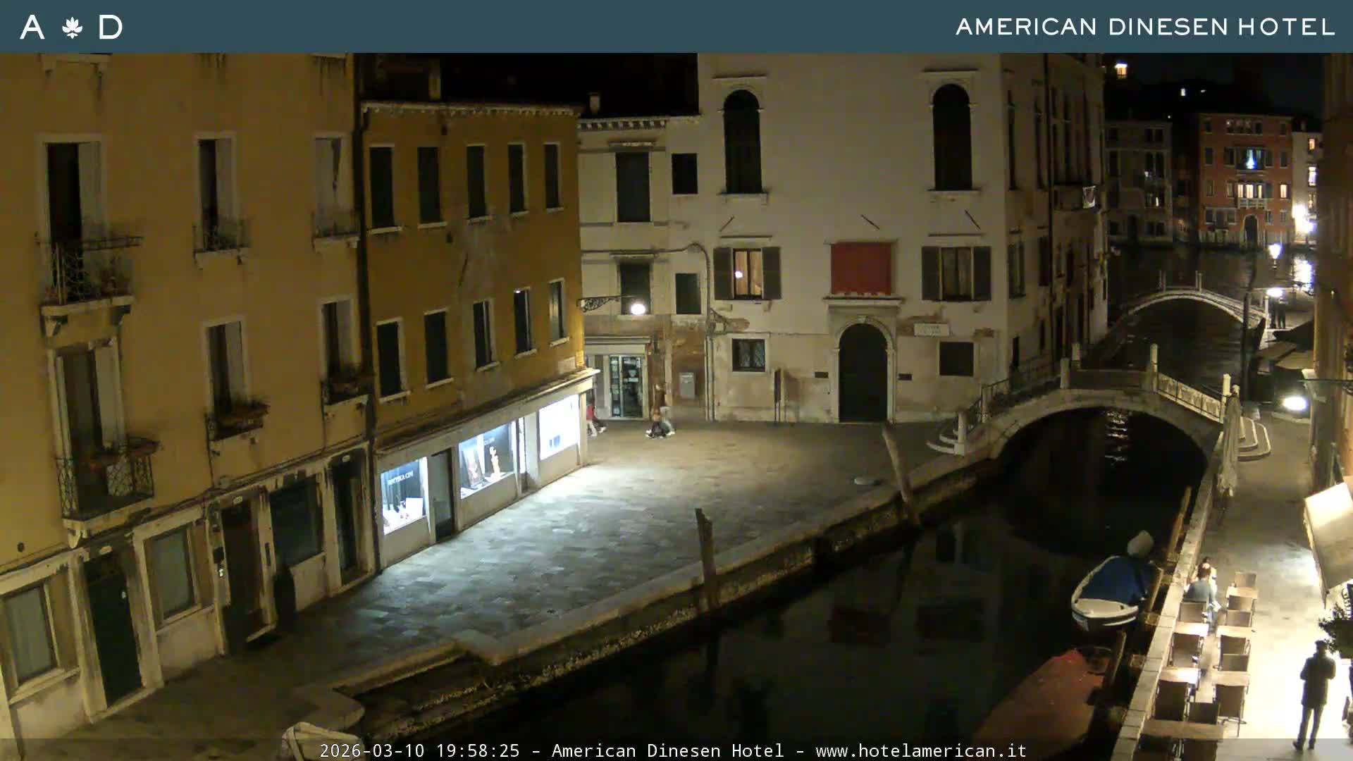 Venice Dorsoduro Canal Live Cam - Venice, Veneto, Italy
