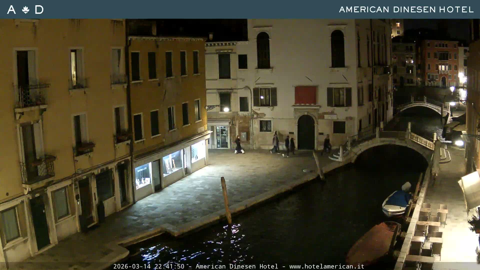 Venice Dorsoduro Canal Live Cam - Venice, Veneto, Italy